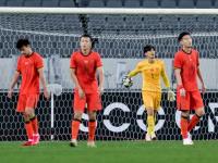 乐鱼体育入口-东亚杯-张玉宁失单刀国足0-2不敌日本遭两连败