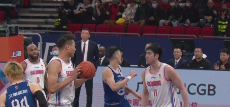 李弘权21分上海大胜广东张宁21分山西负同曦