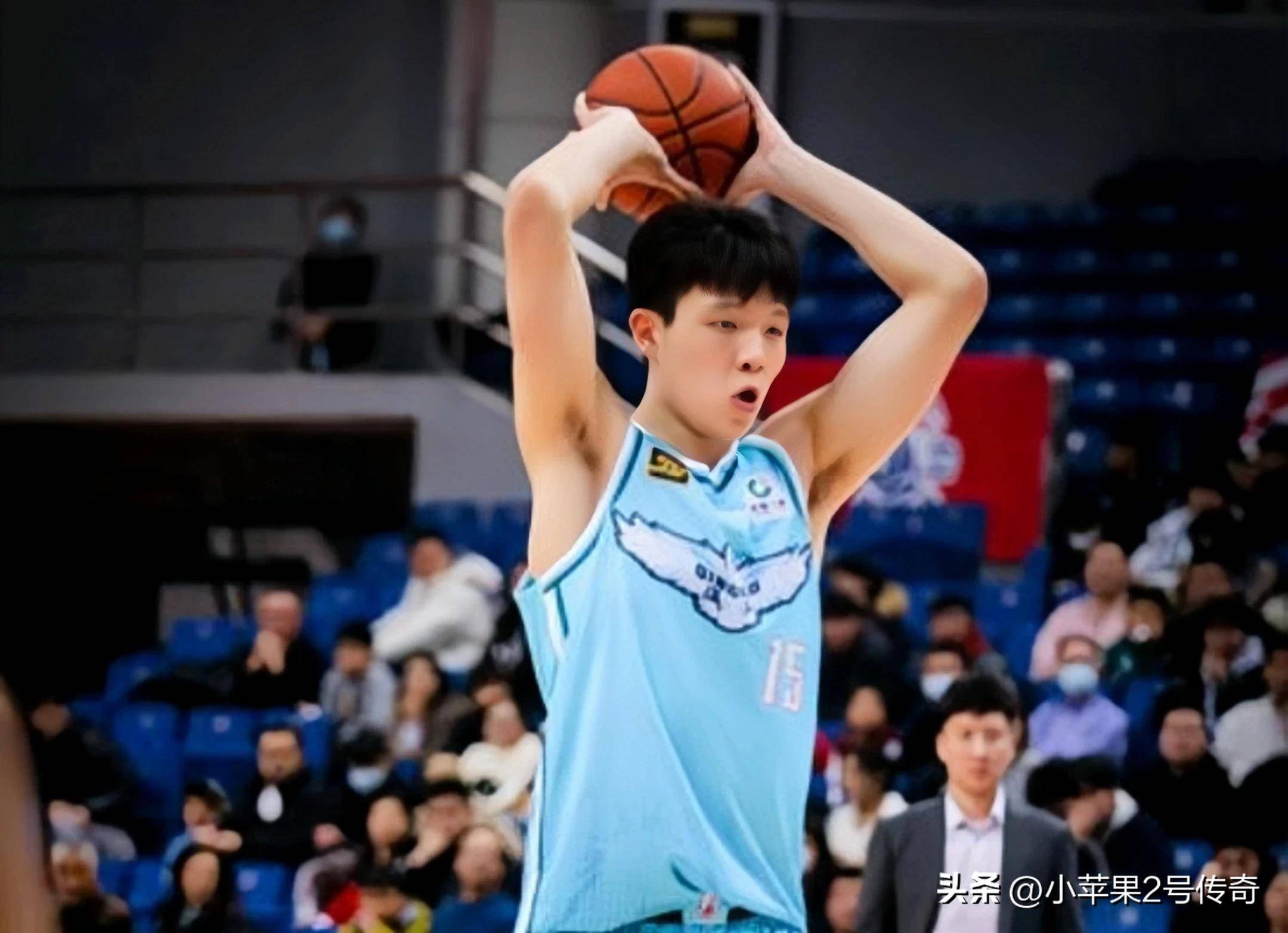 青岛持续对杨瀚森进行特训！NBA级教练个性化指导投篮，积极态度助力融入的简单介绍